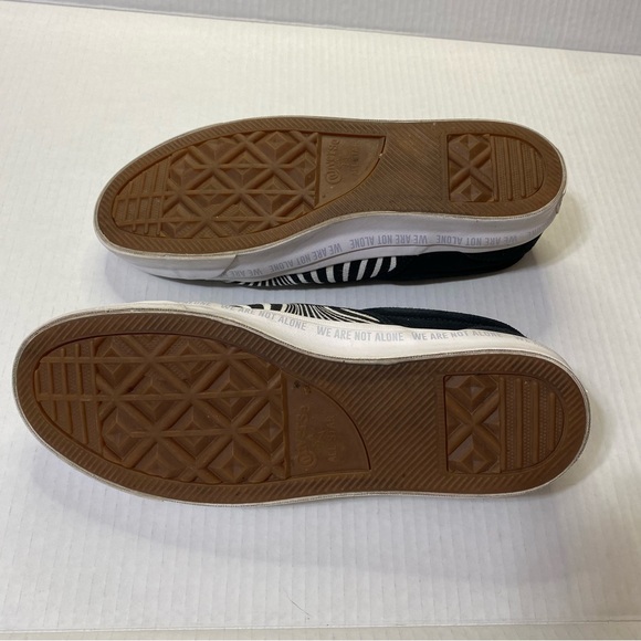 Converse One Star Black White CC "WE ARE NOT ALONE" Slip On Sneakers Unisex - Picture 8 of 10